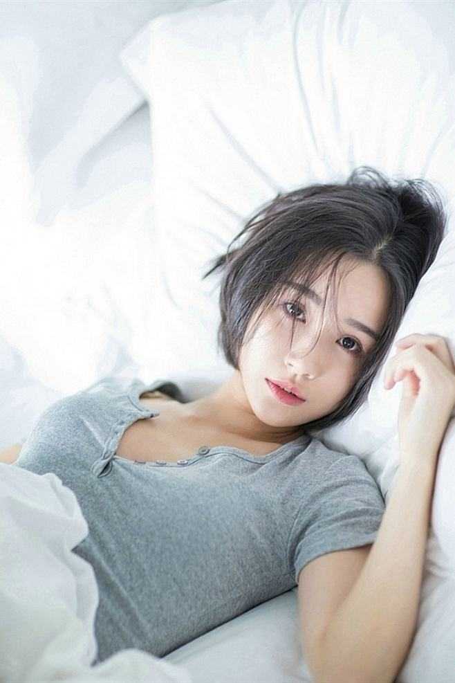 被疯批大佬盯上后，她每天撒娇求放过精品篇